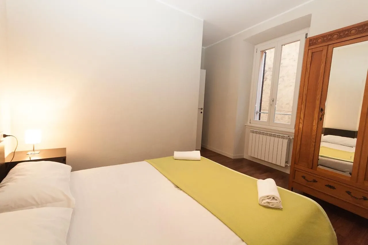 Rodrigo Lake Side Suite Apartment