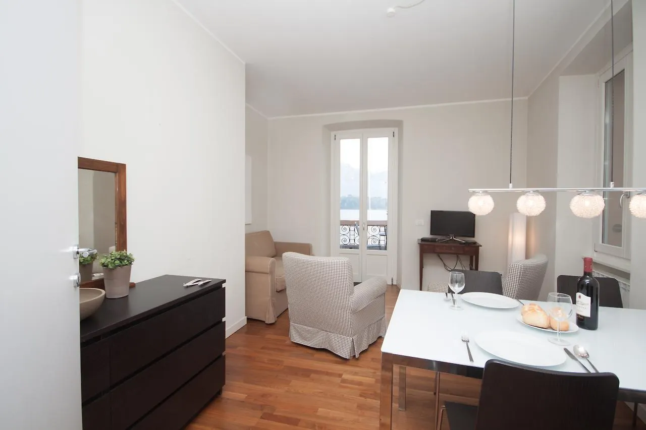 Rodrigo Lake Side Suite Apartment
